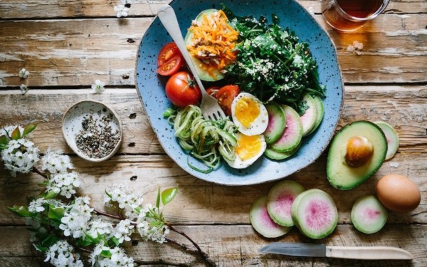 Plate with eggs and vegetables